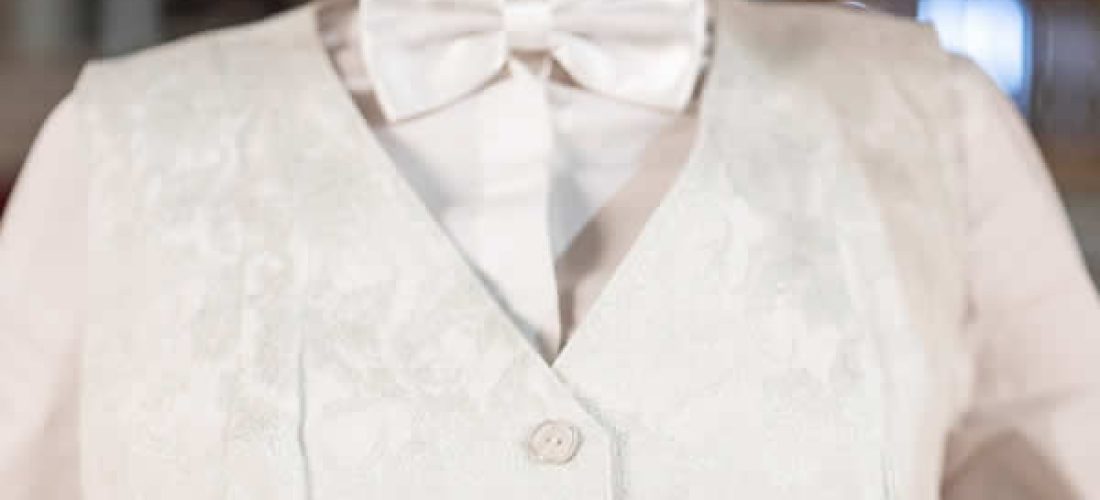 Brokátová vestička s jemným zelenkavým vzorem