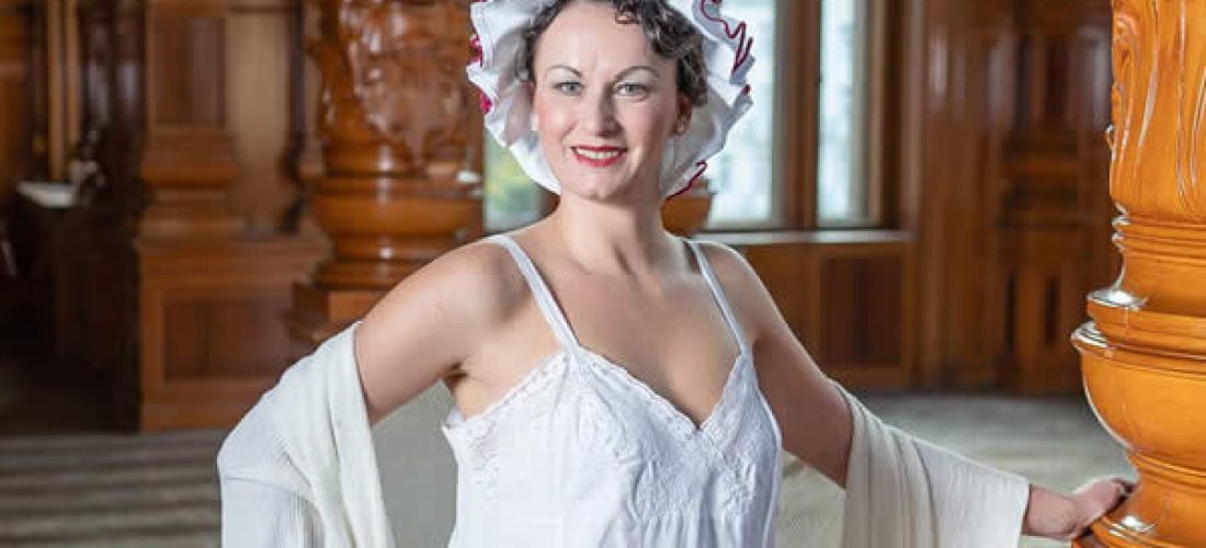 Historická noční babiččina košilka