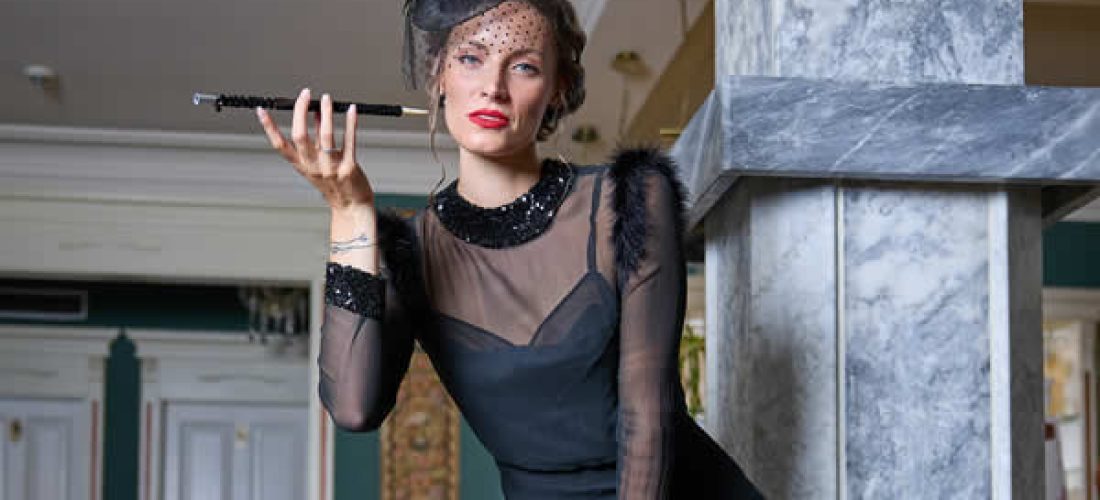 Černé šifonky s&nbsp;flitry a&nbsp;peříčky (30. – 40.&nbsp;léta)