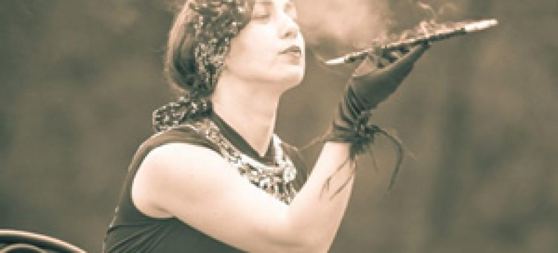 Vzpomínka na Gatsbyho – černo-stříbrné šaty (20.&nbsp;léta)