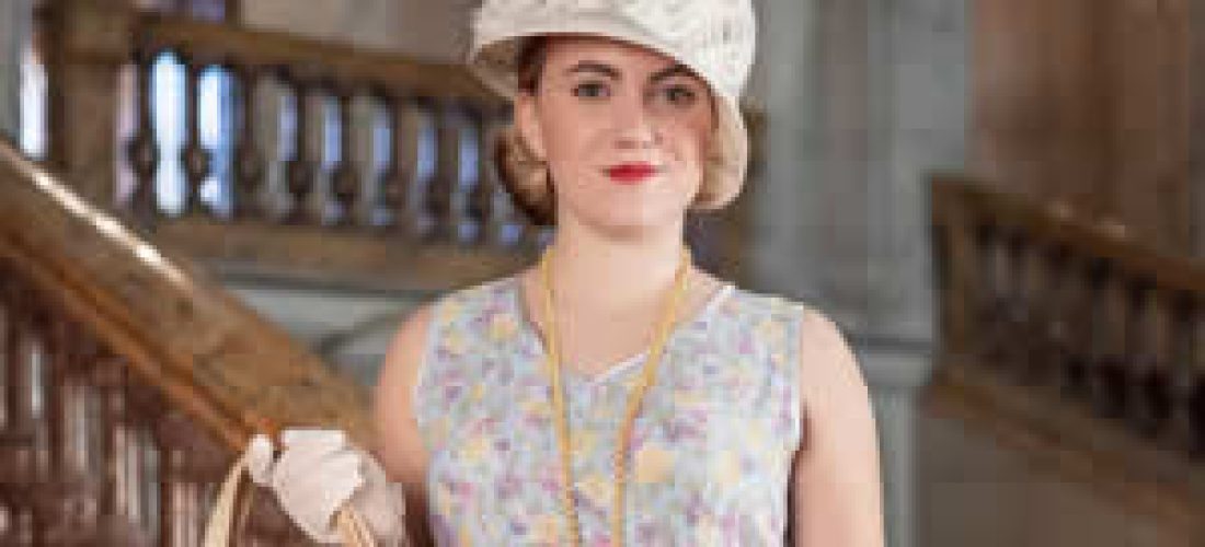 Květované šaty s&nbsp;letním nádechem a&nbsp;růží (30.&nbsp;léta)