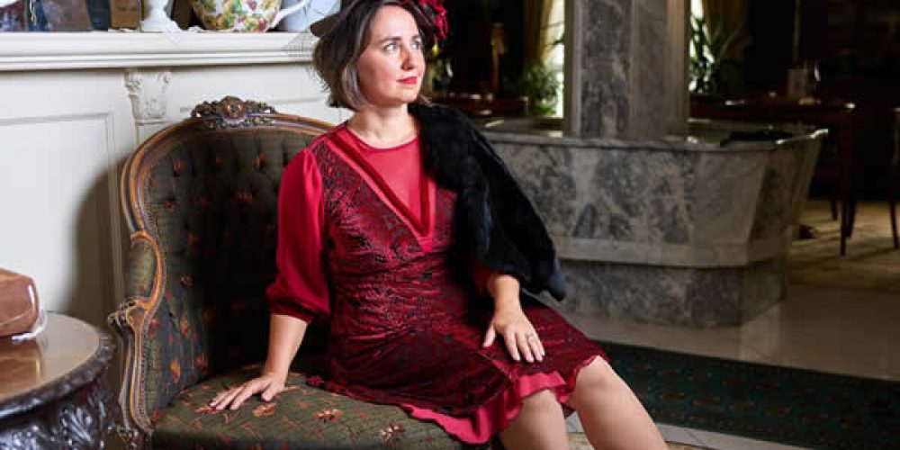 Rubínová romance v&nbsp;devoré (30.&nbsp;léta)