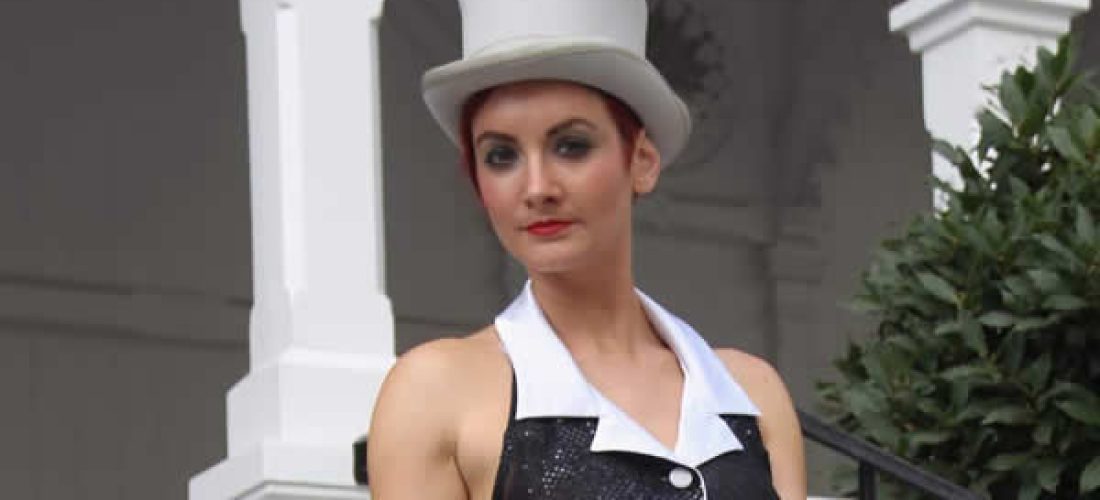 Stříbrno-černý kostým sukně + vestička