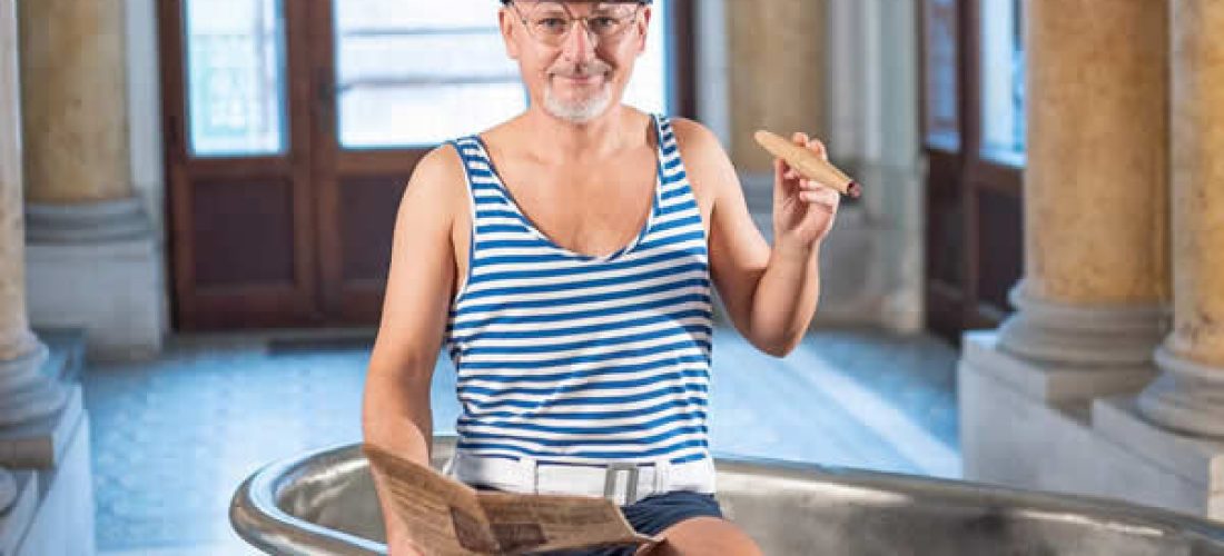 Pánské proužkované dobové plavky s&nbsp;páskem