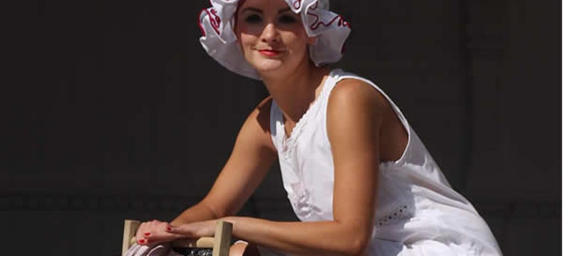 Bílý overal